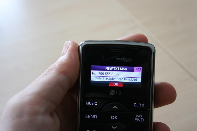 Illustration for article titled Lightning Review: LG enV2 from Verizon